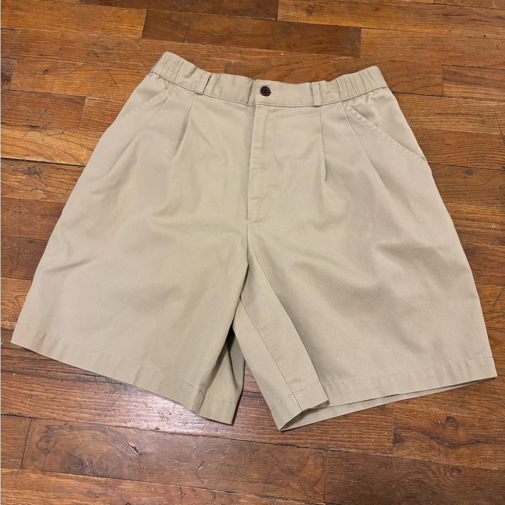 Women’s vintage Cabin Creek pleated shorts